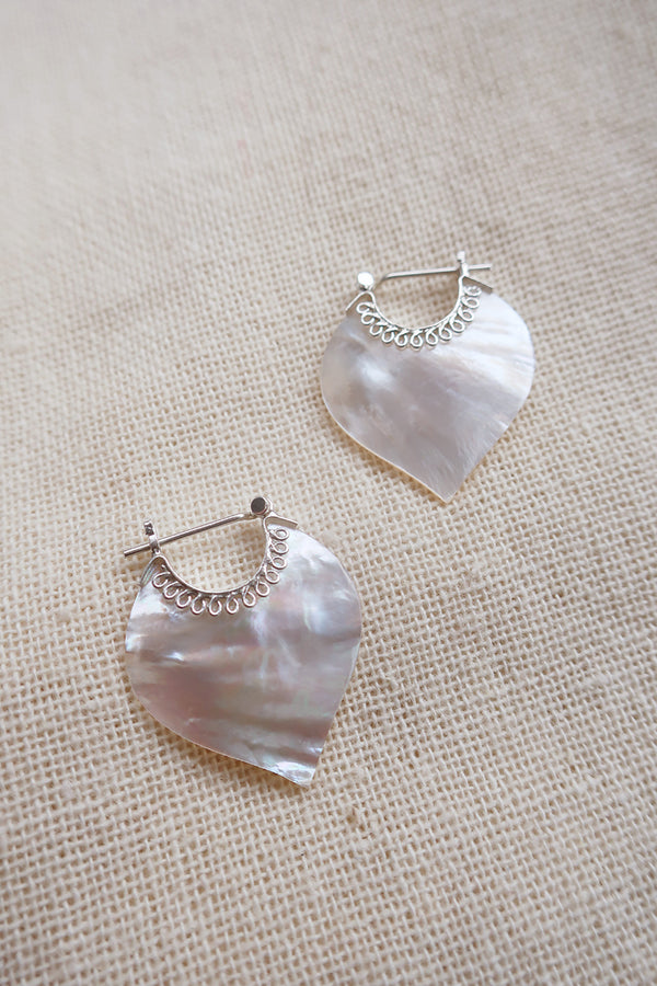 Dewdrop Mother of Pearl Earrings in 925 Silver