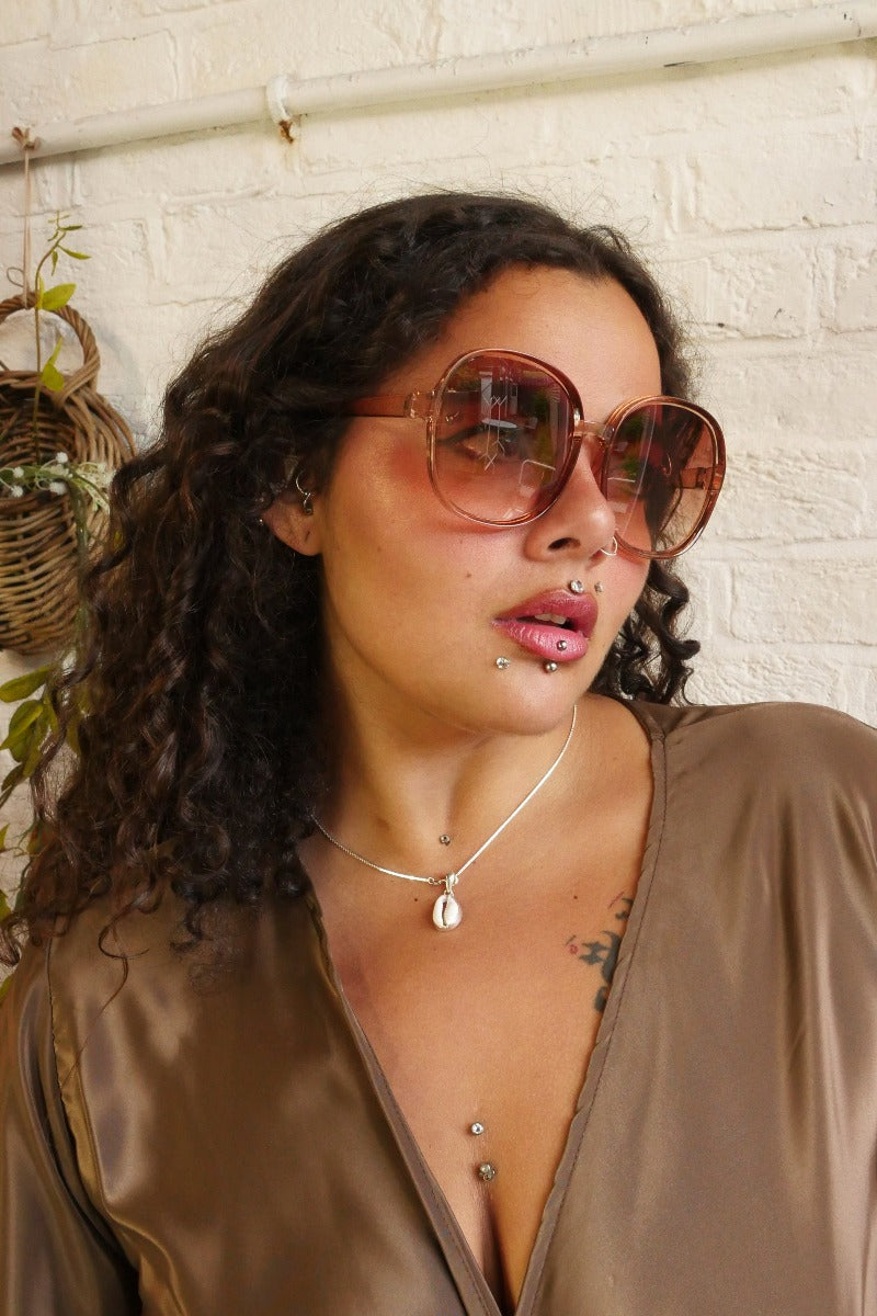 Rounded 70s Sunglasses Ice Tea Brown All About Audrey – All