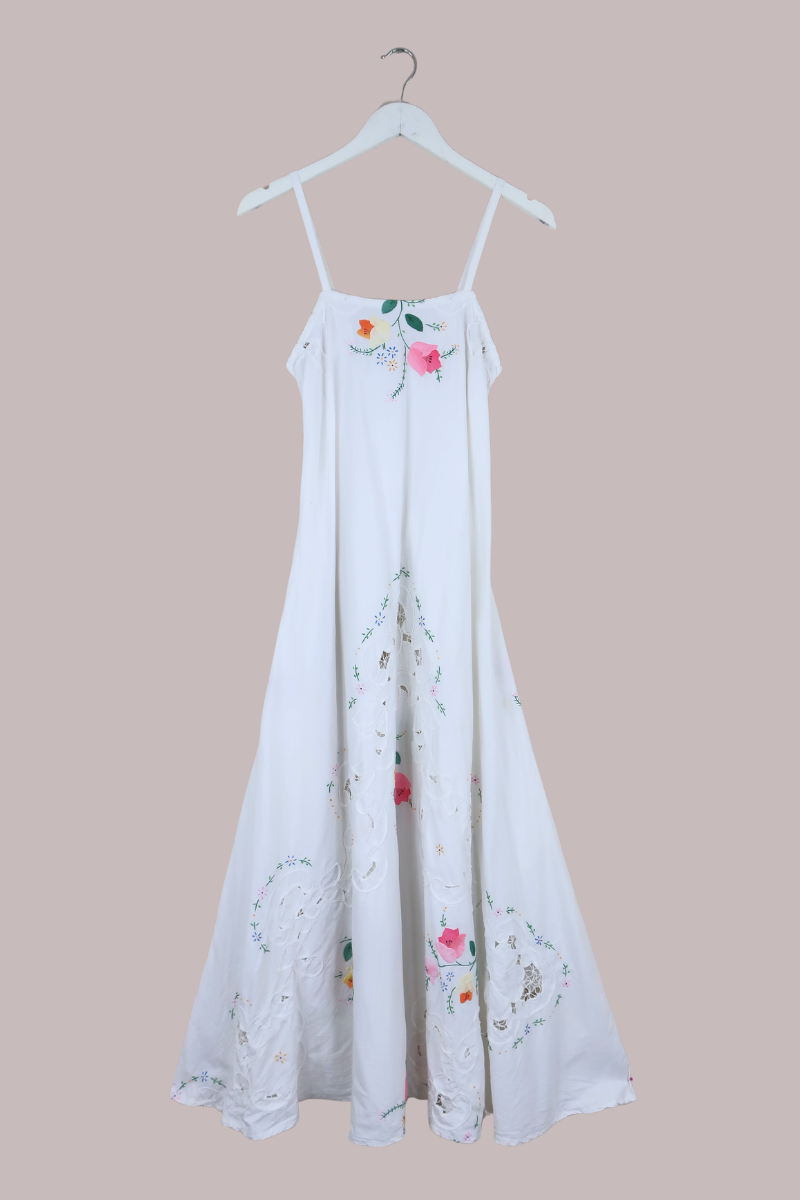 Juliet Vintage Tablecloth Maxi Dress in First Tulips of Spring – All About  Audrey Vintage Boutique