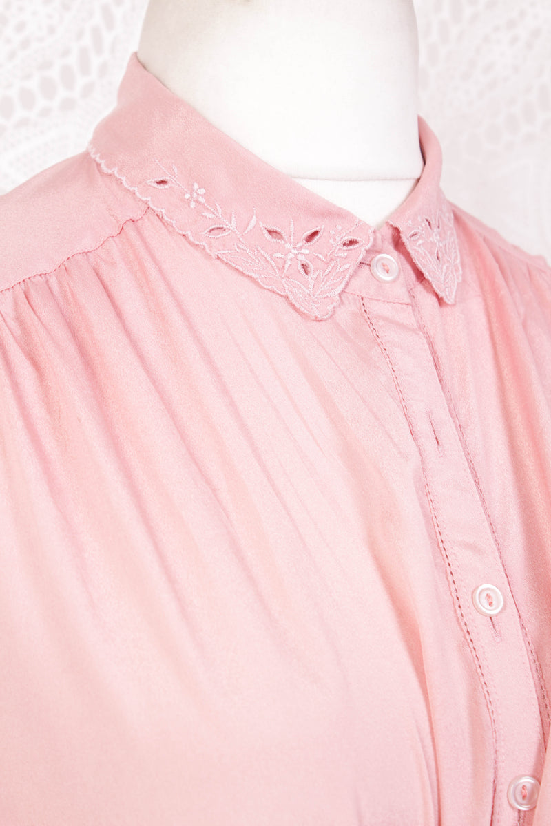 SALE Vintage Shirt - Pale Blush Floral Embroidery - Size L/XL