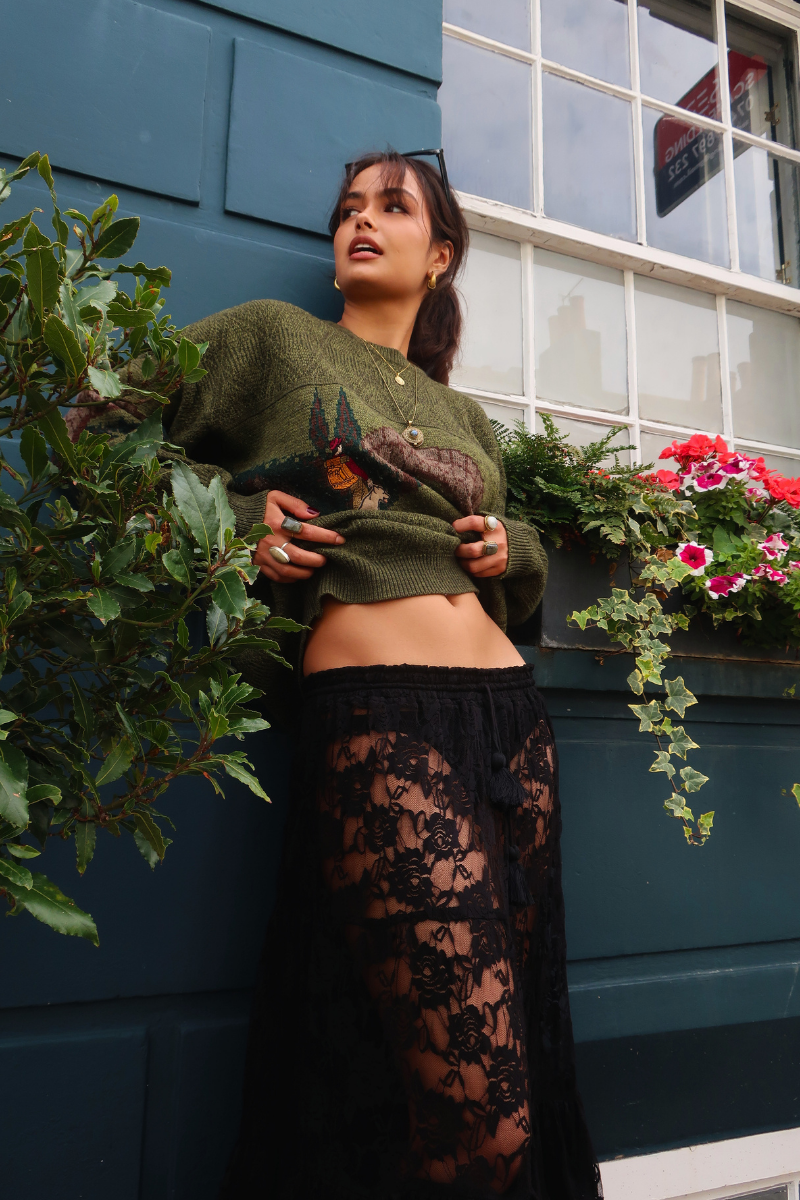 Vintage Knit Jumper in A Hike With Wolf - Size XL