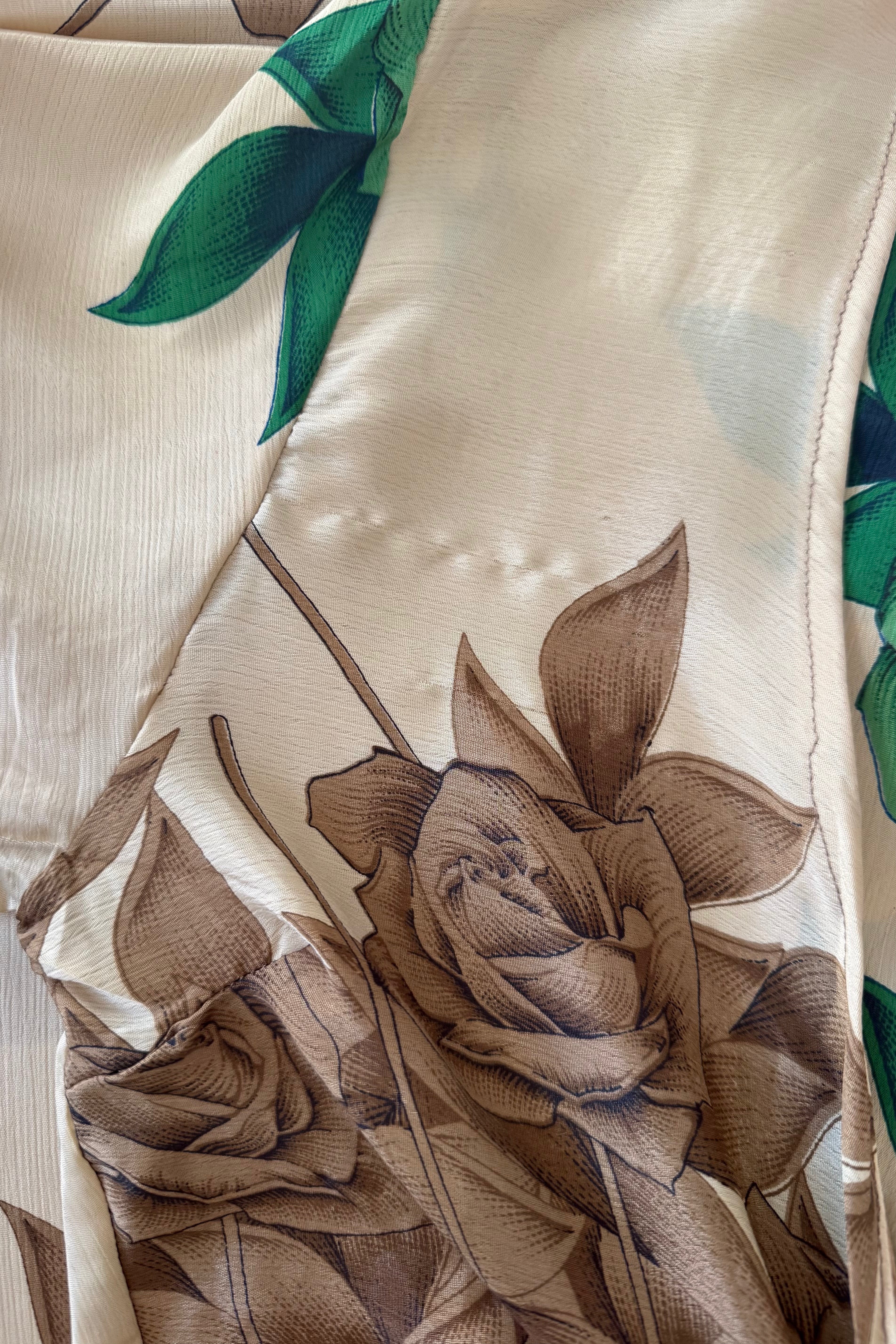 Venus Recycled Sari Wrap Top in Emerald Green Roses - Size M/L
