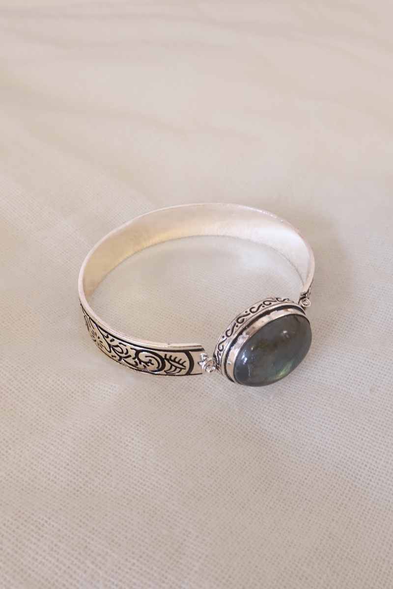 Avalon Bracelet in Silver with Labradorite Stone