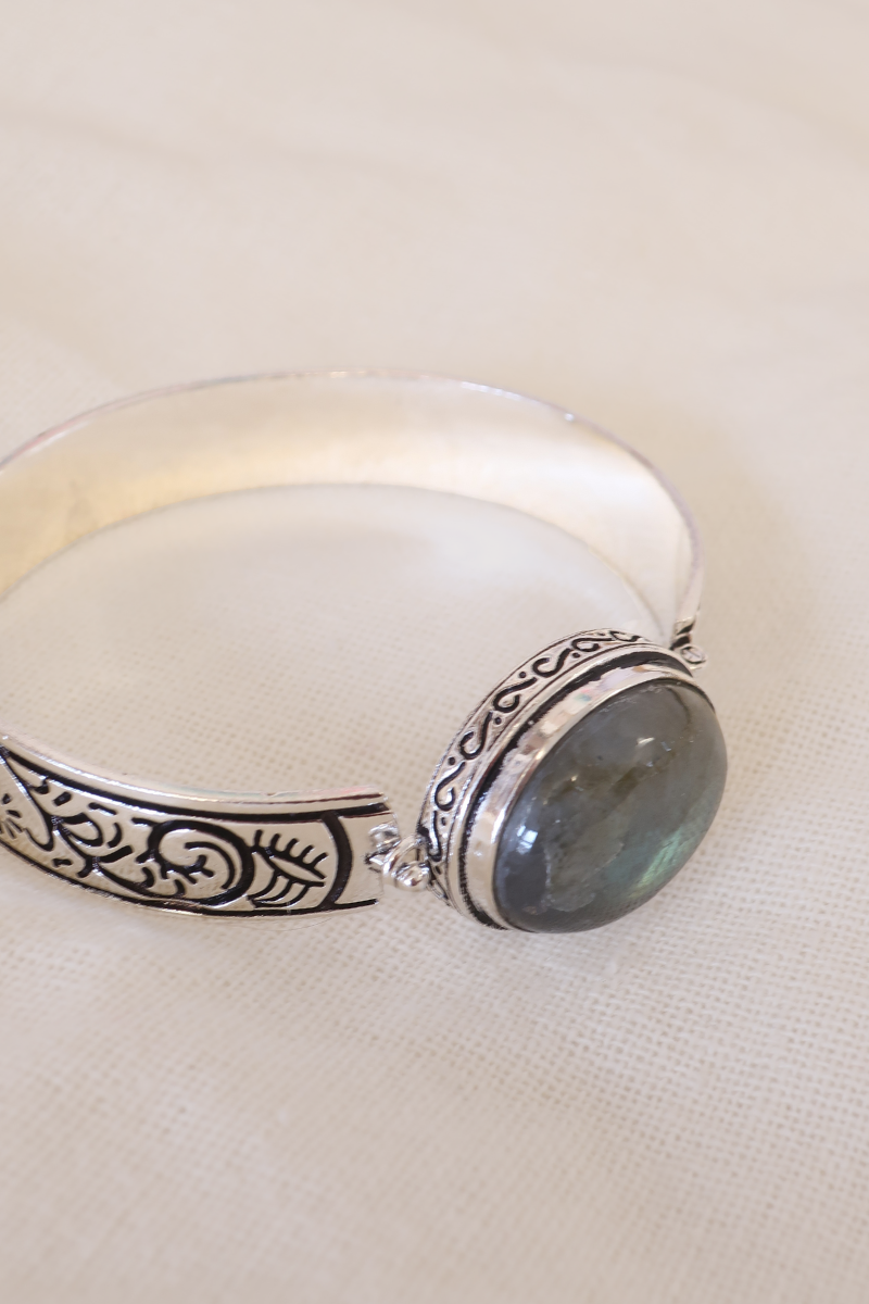 Avalon Bracelet in Silver with Labradorite Stone