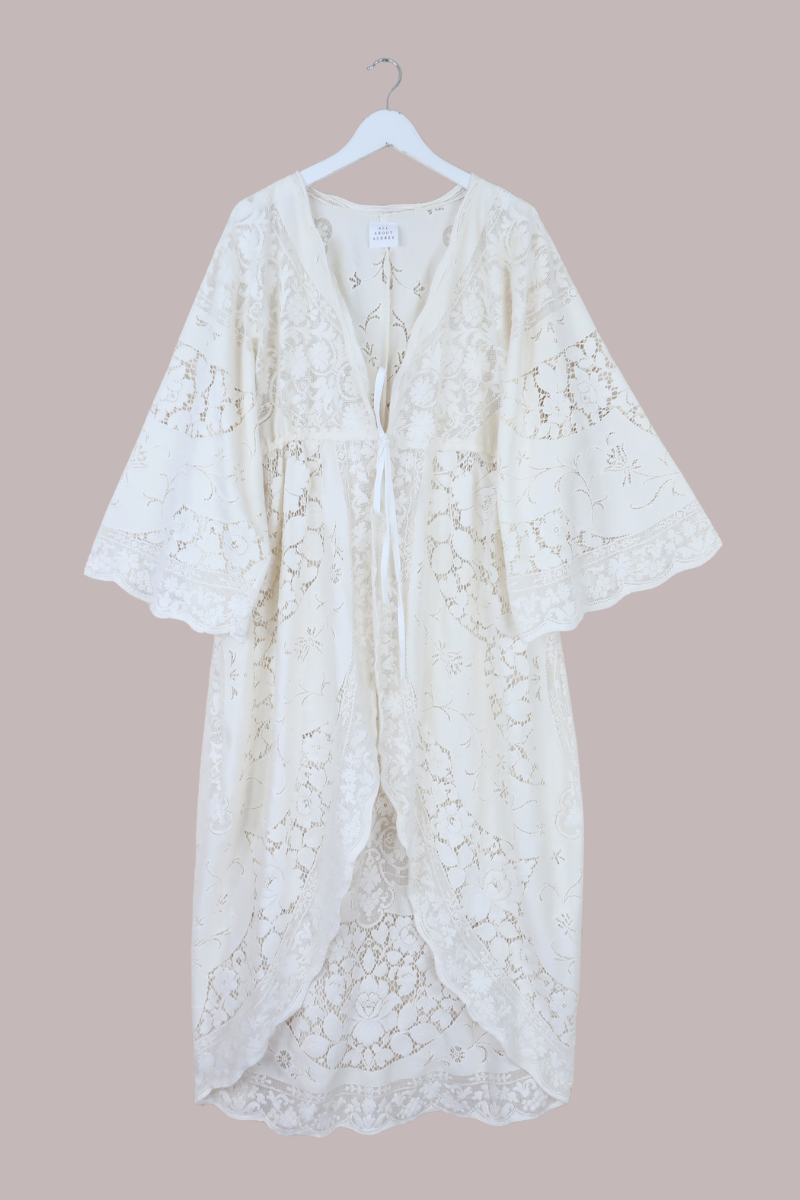 Ramona Robe in Wallflower White Lace - Free Size