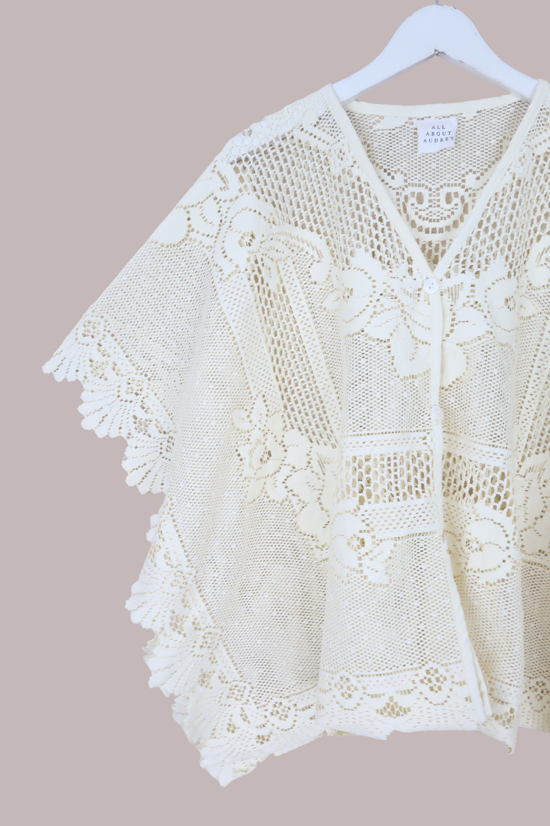 Cleo Buttoned Poncho in Vanilla Cream Lace - Free Size