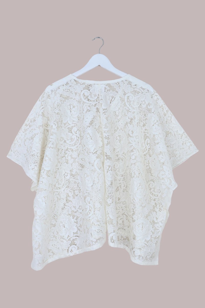 Cleo Buttoned Poncho in Victorian White Lace - Free Size