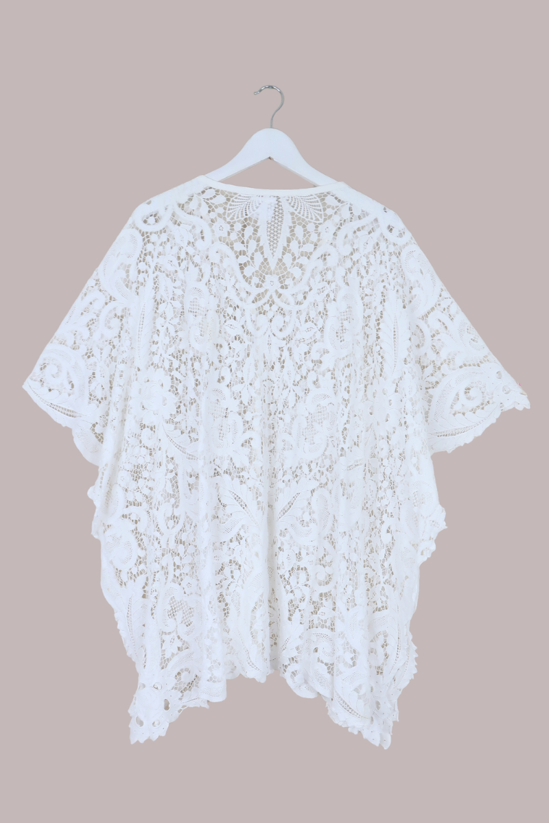 Cleo Buttoned Poncho in Cotswold White Lace - Free Size
