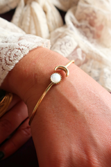 Moonlit Bangle in Gold with White Moonstone