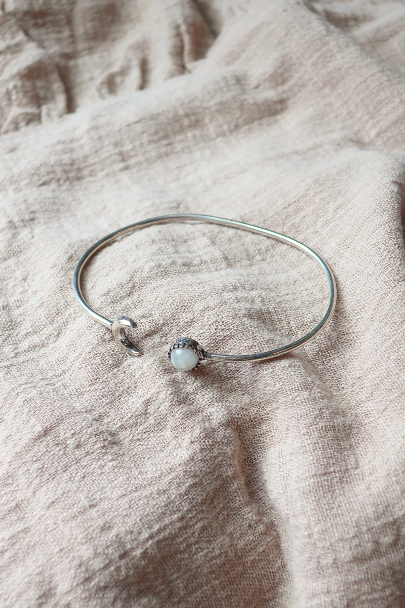 Moonlit Bangle in Silver with White Moonstone