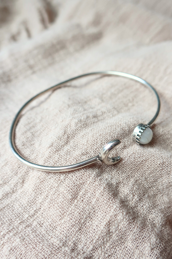 Moonlit Bangle in Silver with White Moonstone