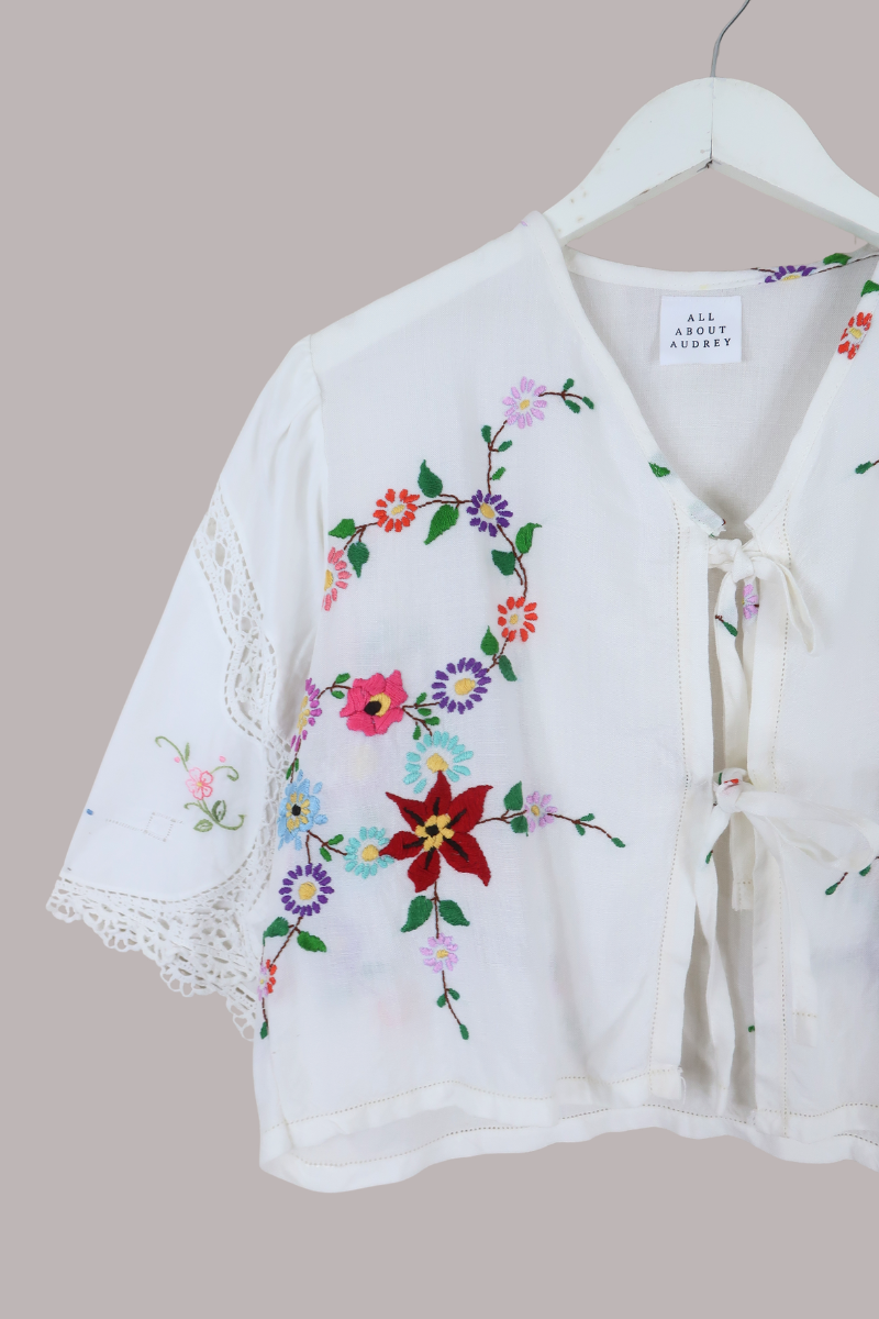 Francesca Vintage Tablecloth Cropped Blouse in Wildflower Meadow - Free Size
