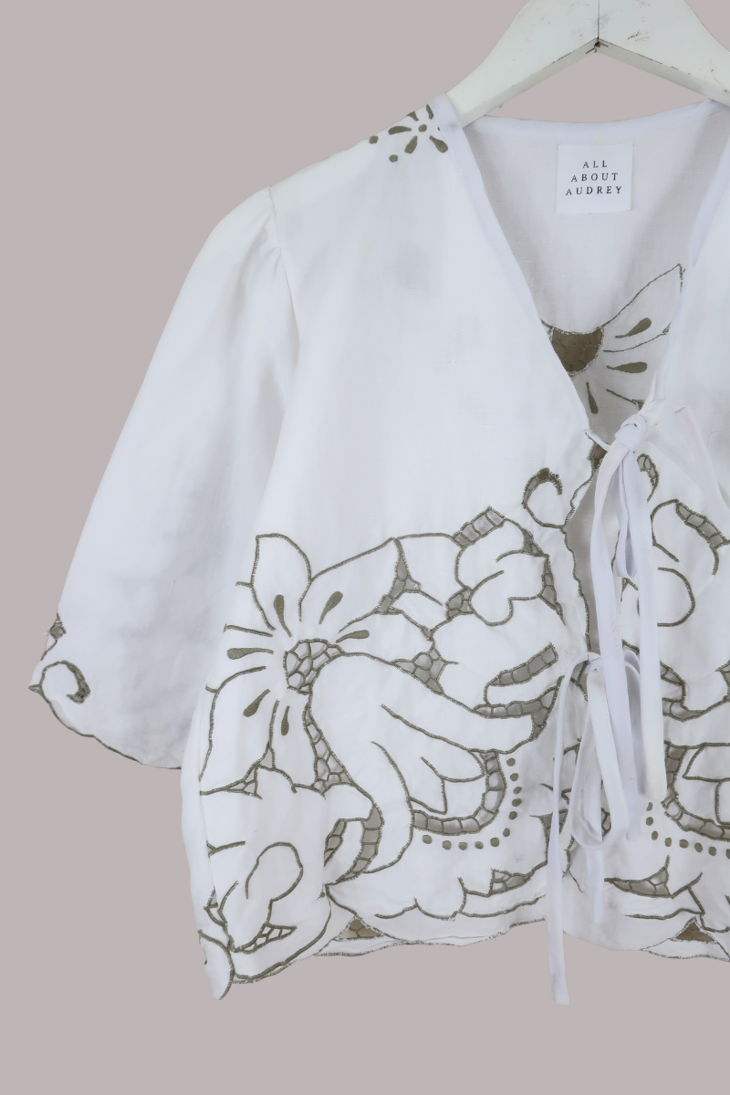 Francesca Vintage Tablecloth Cropped Blouse in Greige Florals - Free Size