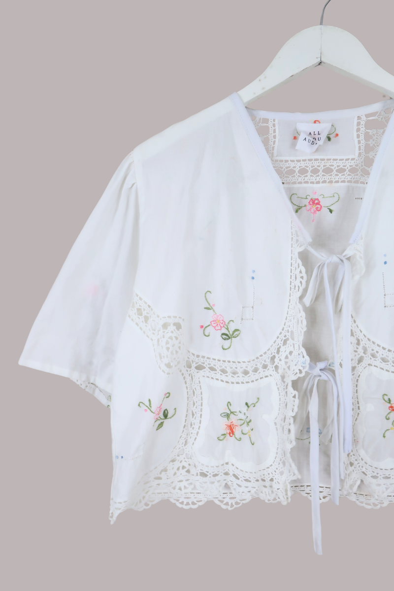 Francesca Vintage Tablecloth Cropped Blouse in Dainty Petal Pink - Free Size