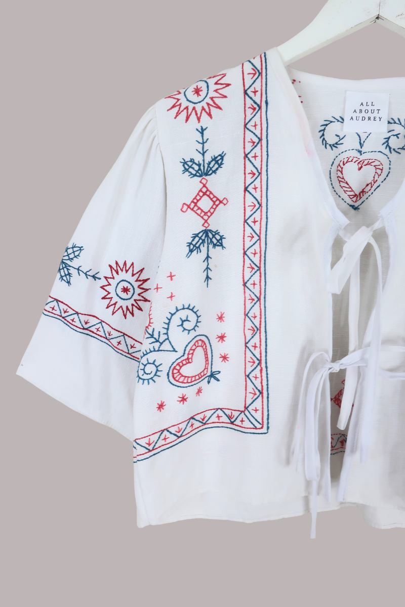 Francesca Vintage Tablecloth Cropped Blouse in Queen Of Hearts - Free Size