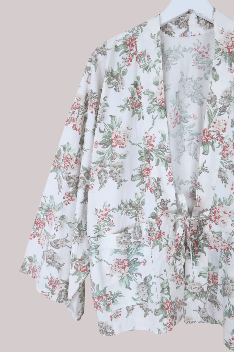 Emmeline Vintage Curtain Jacket in Cottage White Flower Bunches