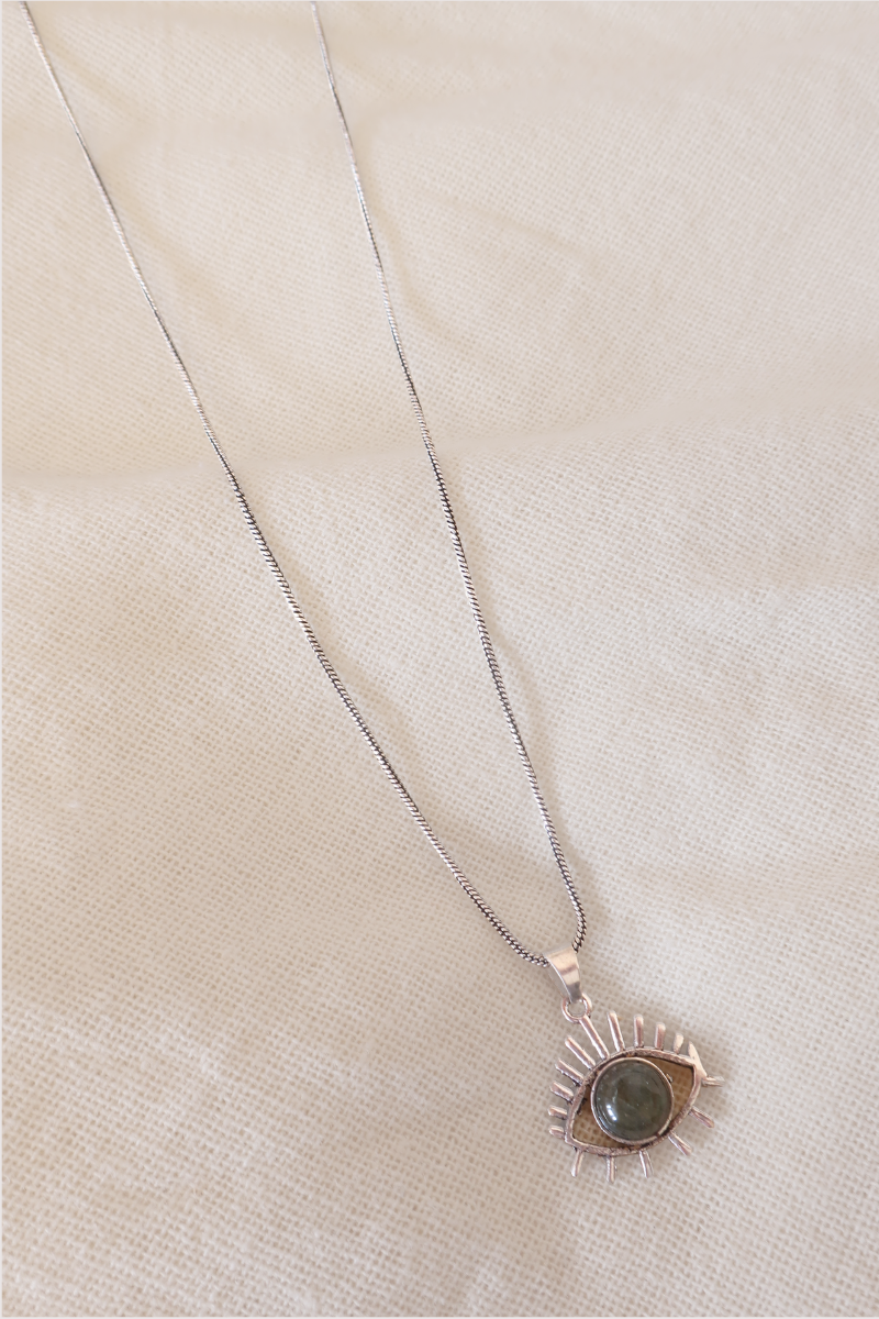 Eye Of  Labradorite Stone Silver Plated Necklace