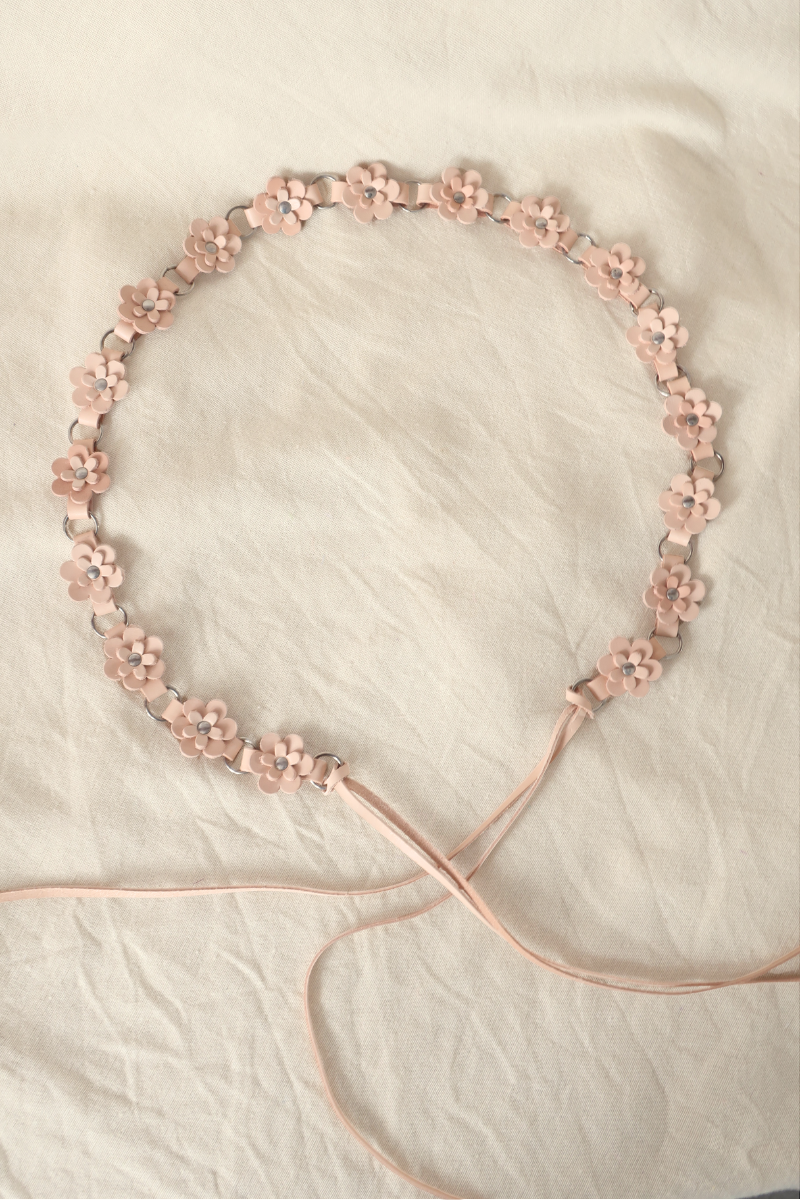 Daisy Chain Leather Belt in Peach Blossom - Free Size