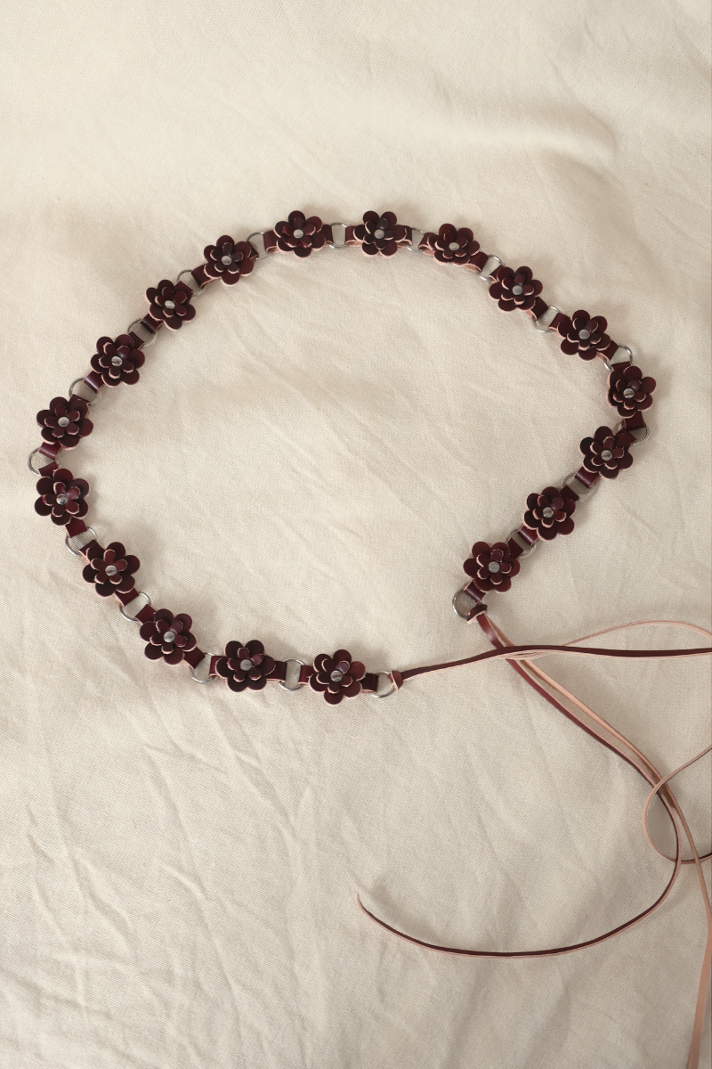 Daisy Chain Leather Belt in Antler Brown - Free Size