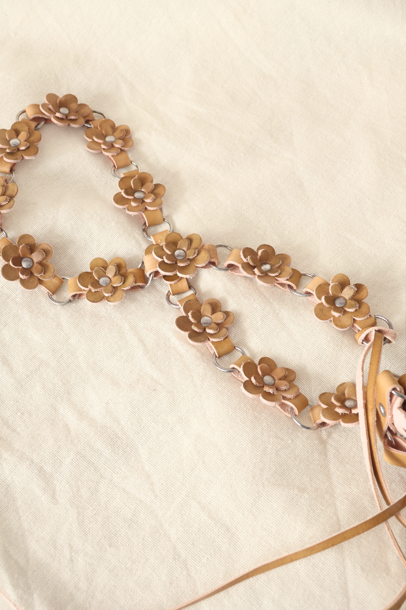 Daisy Chain Leather Belt in Fawn Beige - Free Size