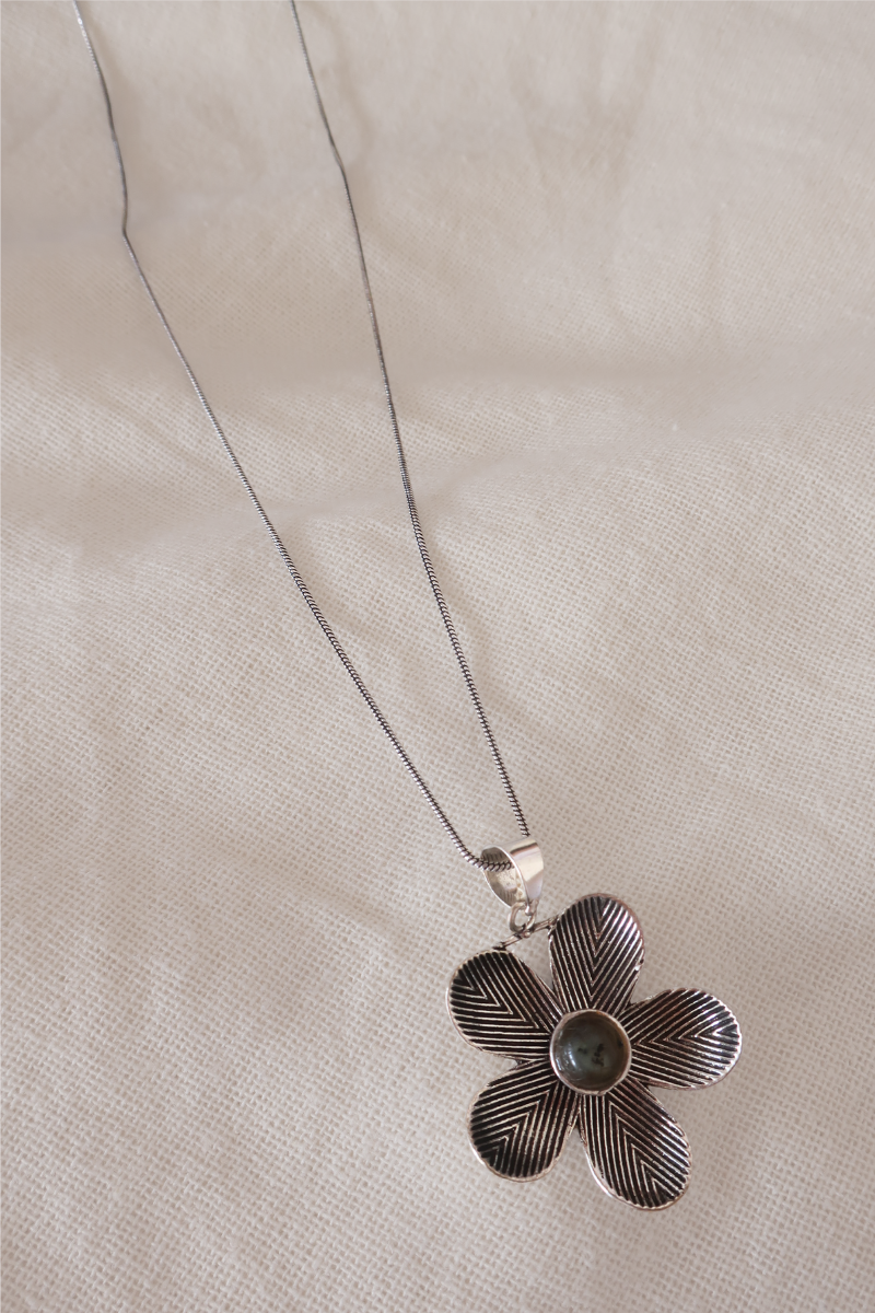 Forget-Me-Not Silver Plated Necklace with a Labradorite Stone
