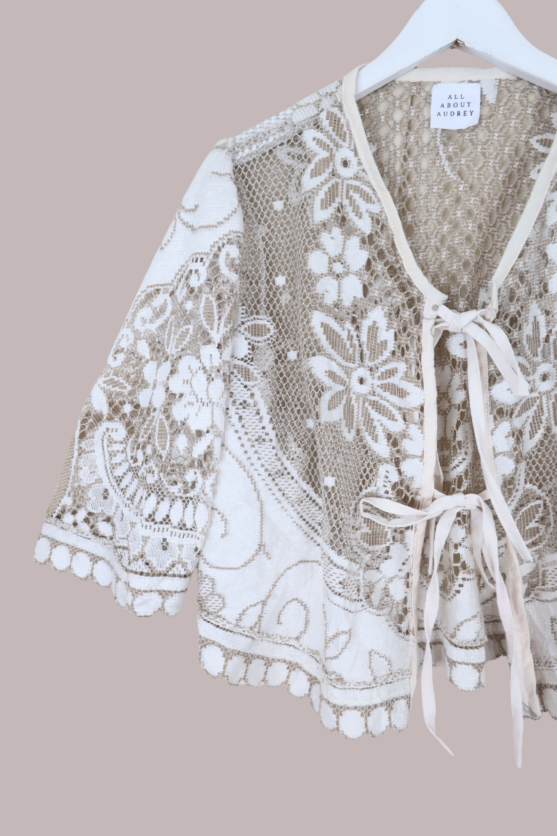 Francesca Cropped Blouse in Floral Champagne Lace - Free Size