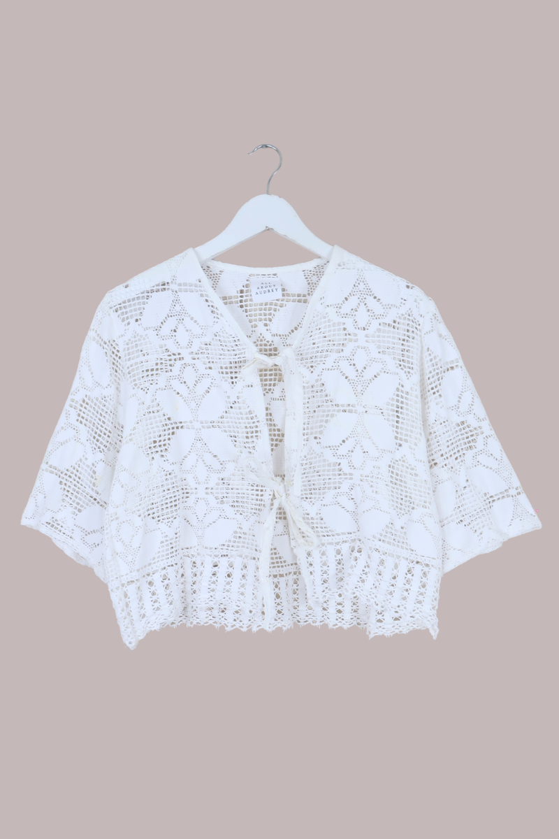 Francesca Cropped Blouse in Lotus White Lace - Free Size