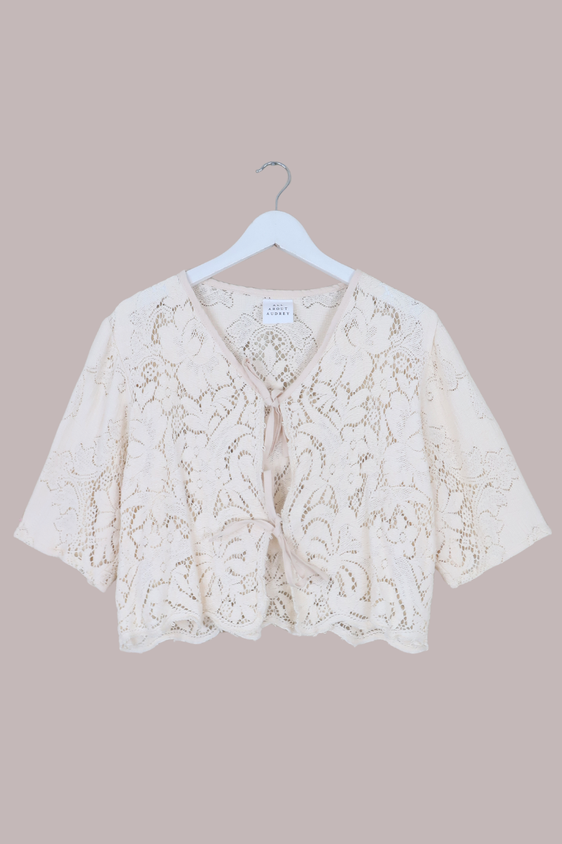 Francesca Cropped Blouse in Peach Blossom Lace - Free Size