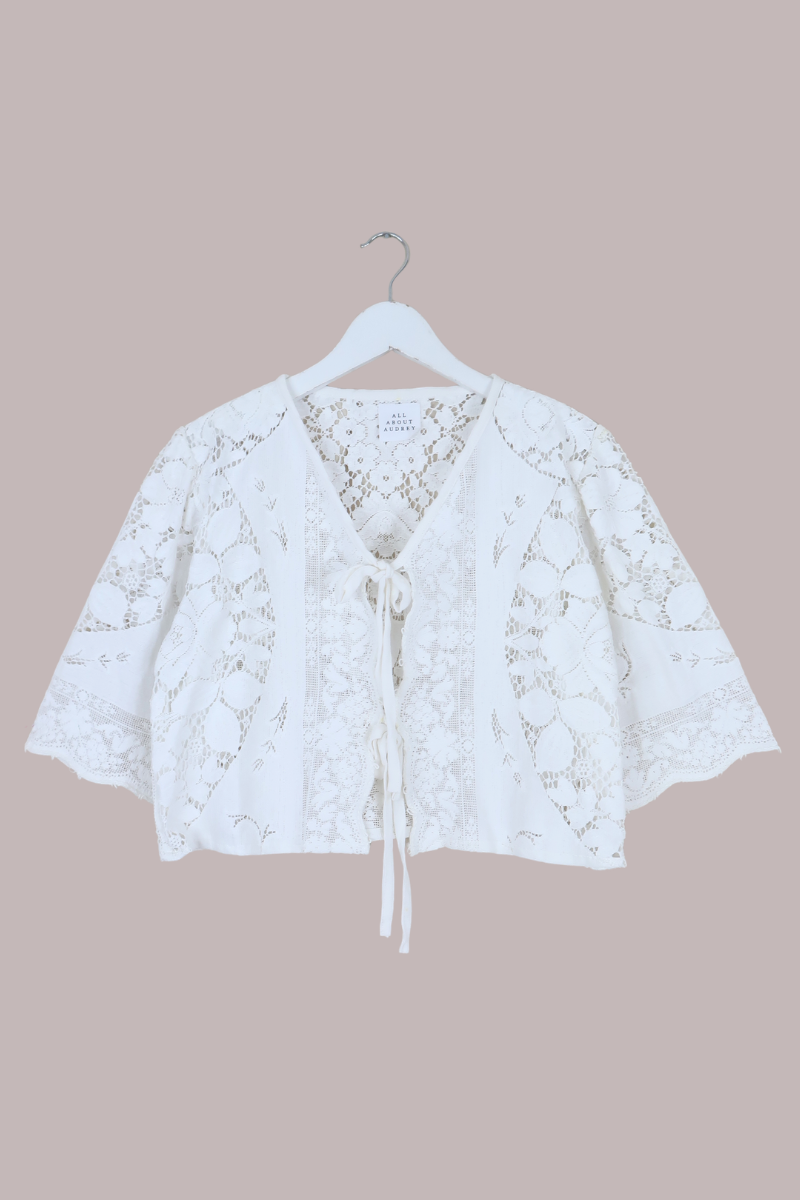 Francesca Cropped Blouse in Snow White Lace - Free Size