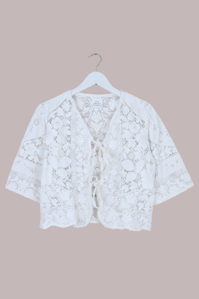 Francesca Cropped Blouse in Salt White Lace - Free Size