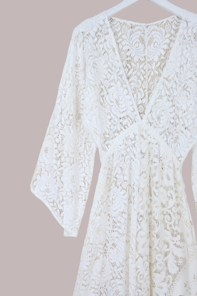 Giselle Maxi Dress in Paper White Lace - Size M/L