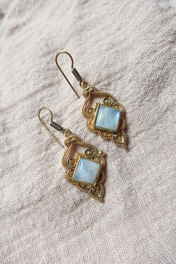 Antique Drop Earrings in Gold with White Moonstone