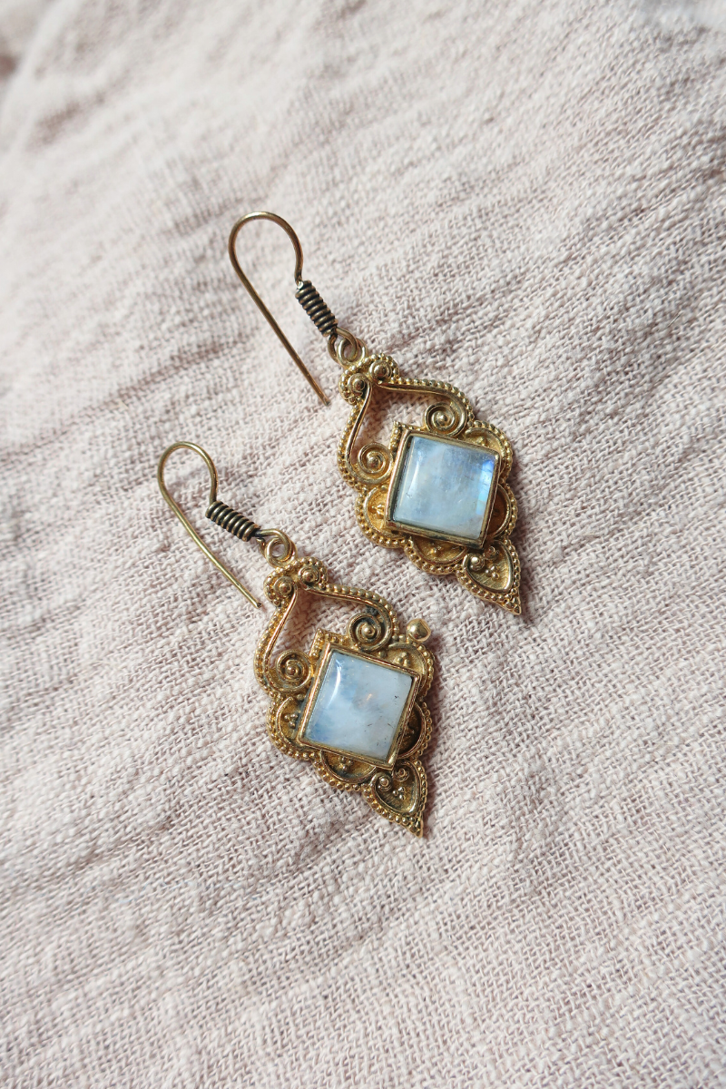 Antique Drop Earrings in Gold with White Moonstone