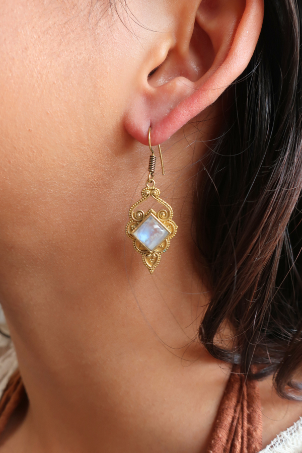 Antique Drop Earrings in Gold with White Moonstone