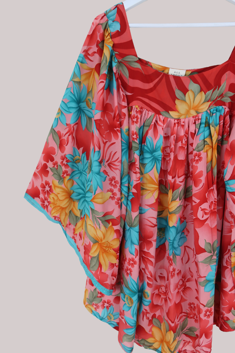 Honey Top in Tropical Coral Florals - Free Size