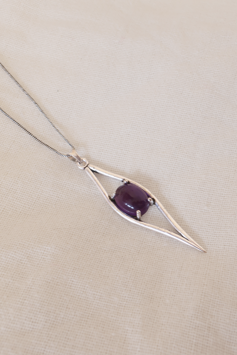 Iris Pendant Necklace in Silver with Amethyst