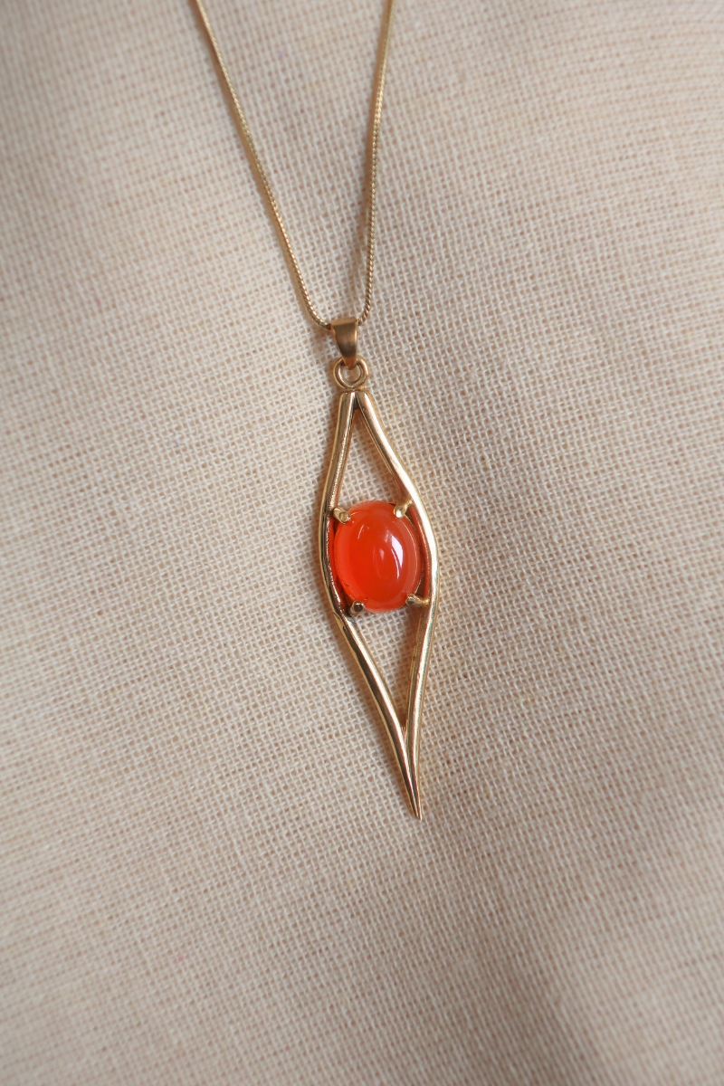 Iris Pendant Necklace in Gold with Carnelian