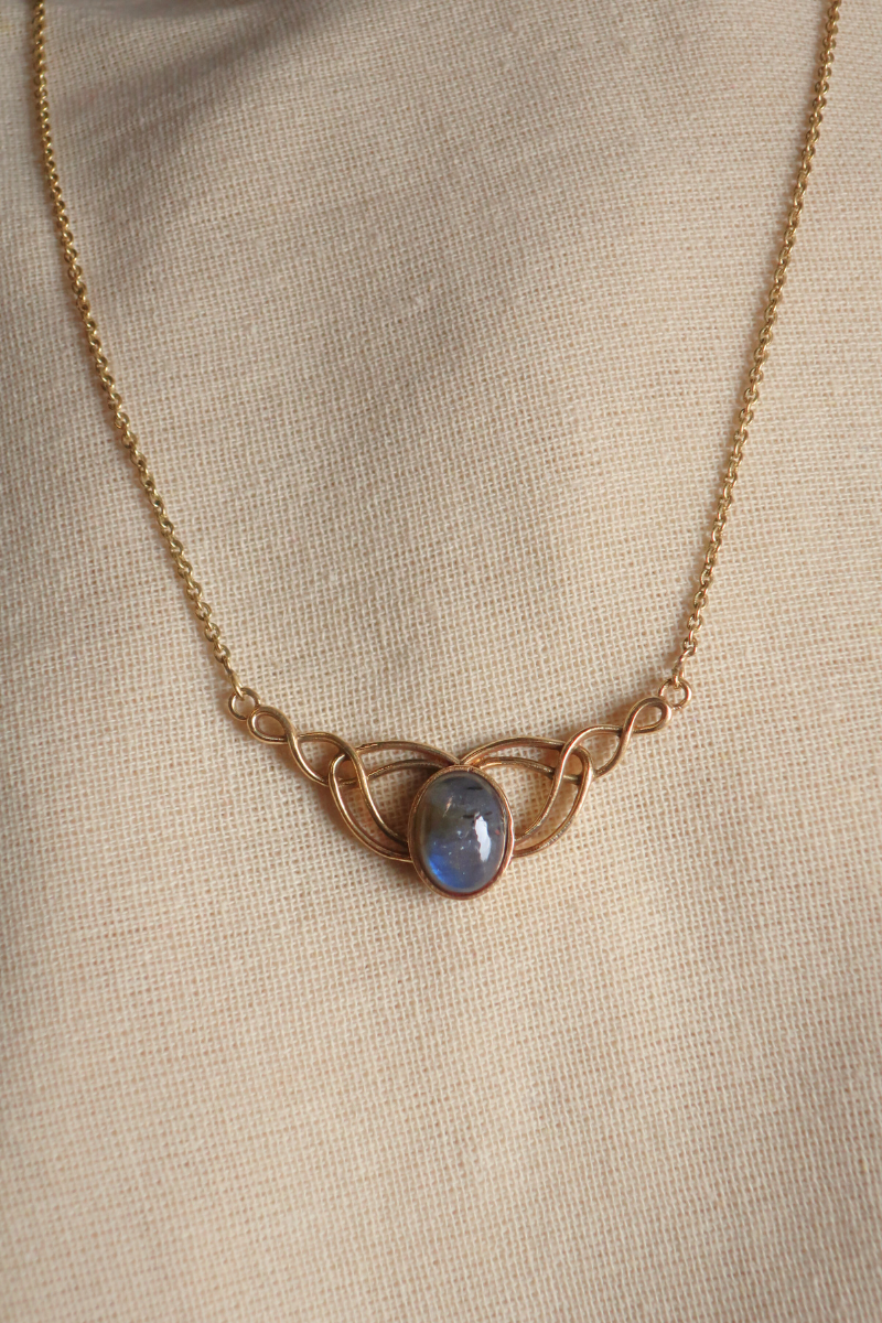 Diadem Necklace in Gold with Labradorite