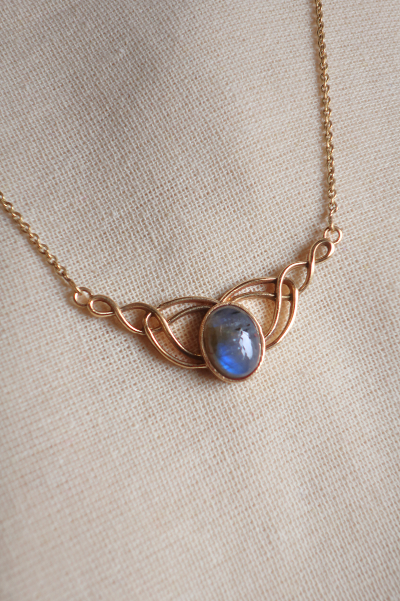 Diadem Necklace in Gold with Labradorite