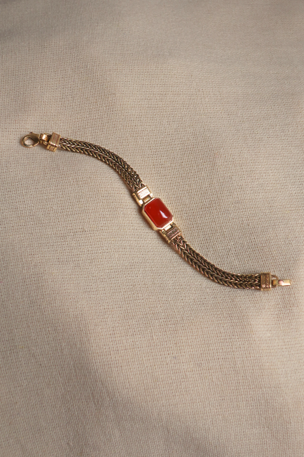 Thick Chain Bracelet in Gold with Carnelian