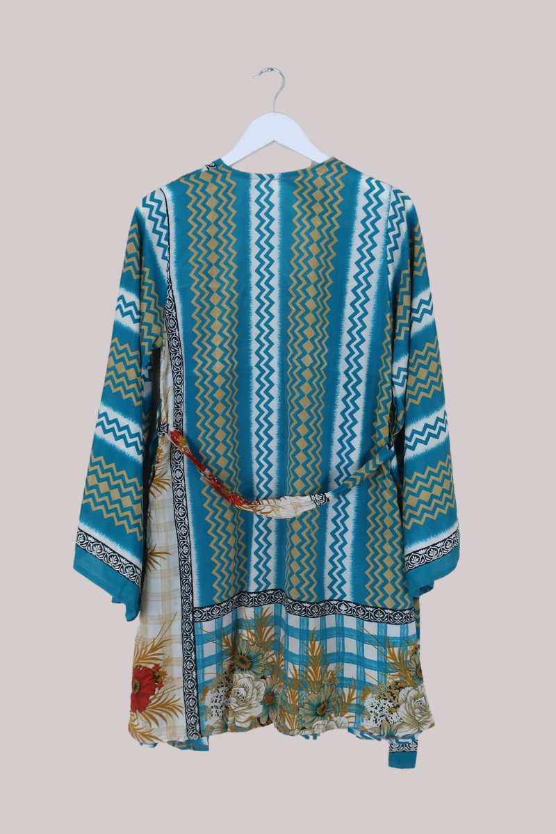 Karina Vintage Sari Jacket - Zig-Zags in the Sand - Size M/L