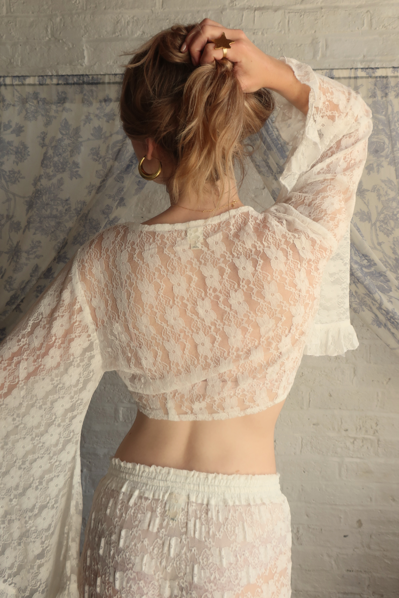 Venus Wrap Top in White Swan Chantilly Lace