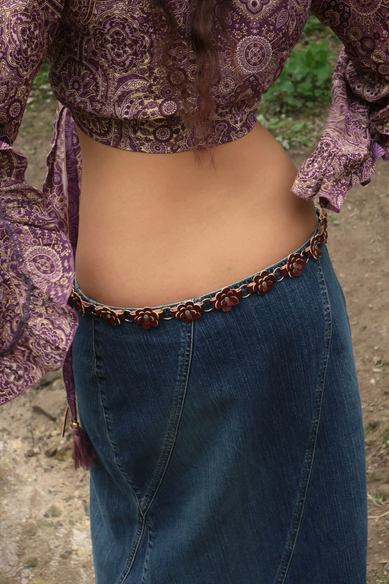 Daisy Chain Leather Belt in Antler Brown - Free Size
