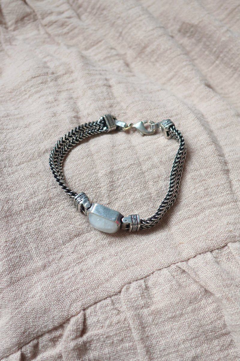 Thick Chain Bracelet in Silver with White Moonstone