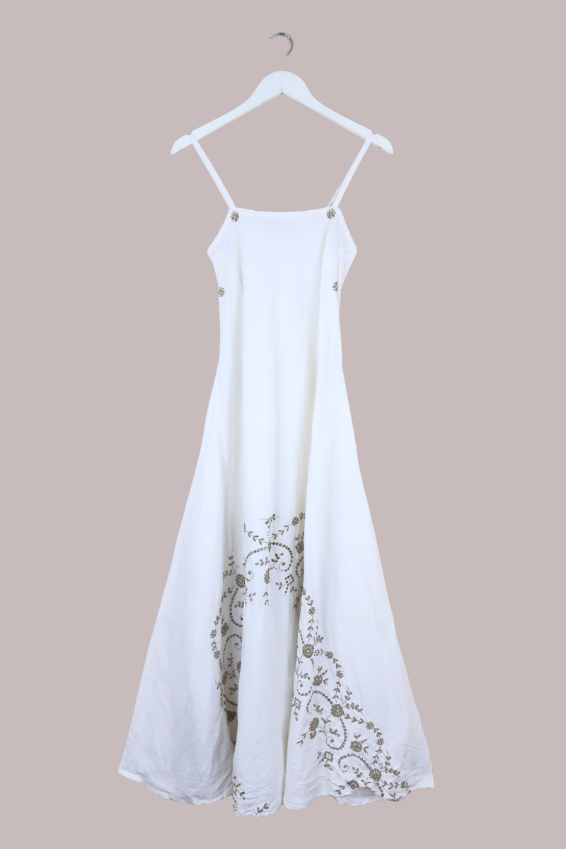 Juliet Vintage Tablecloth Maxi Dress in White & Brass Daisies