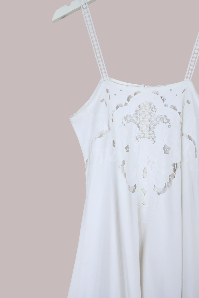 Camile Vintage Tablecloth Sundress in White Doily Daisies