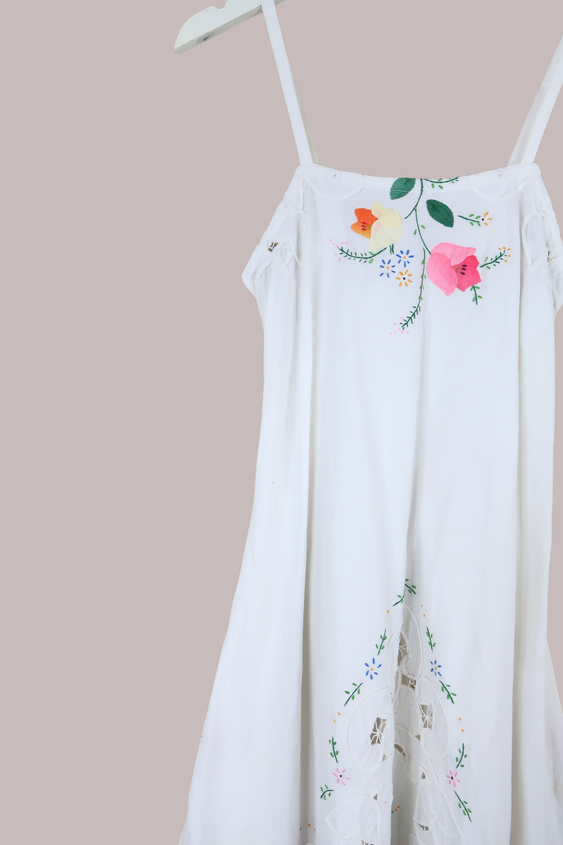 Juliet Vintage Tablecloth Maxi Dress in First Tulips of Spring