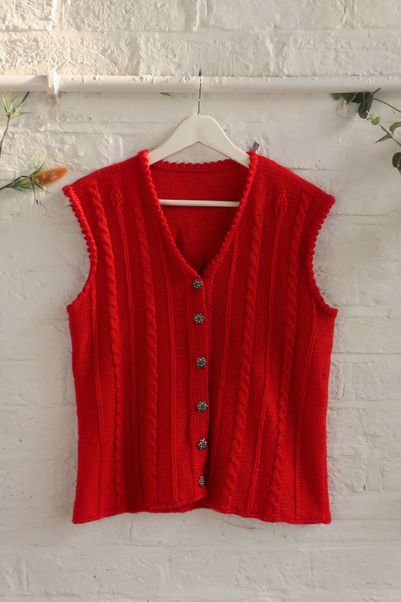 Vintage Knit Waistcoat - Candy Apple Cableknit - Size L
