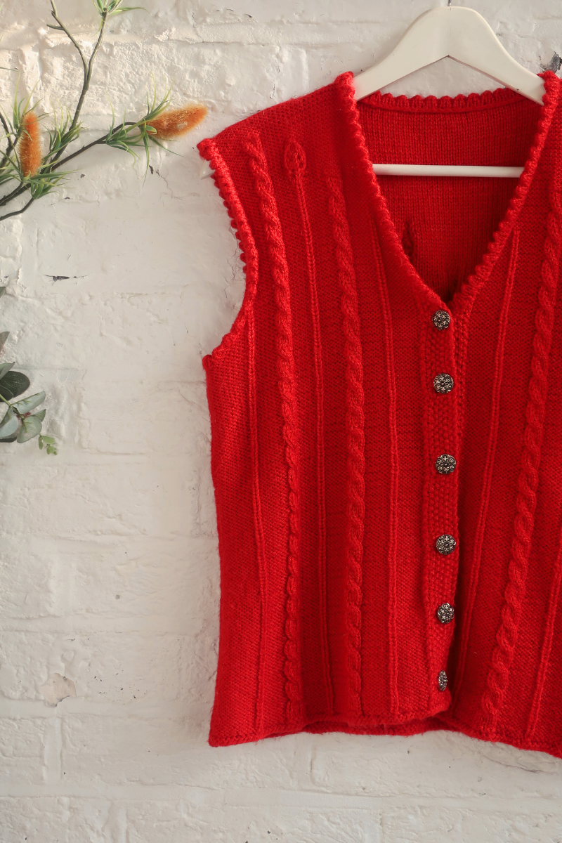 Vintage Knit Waistcoat - Candy Apple Cableknit - Size L