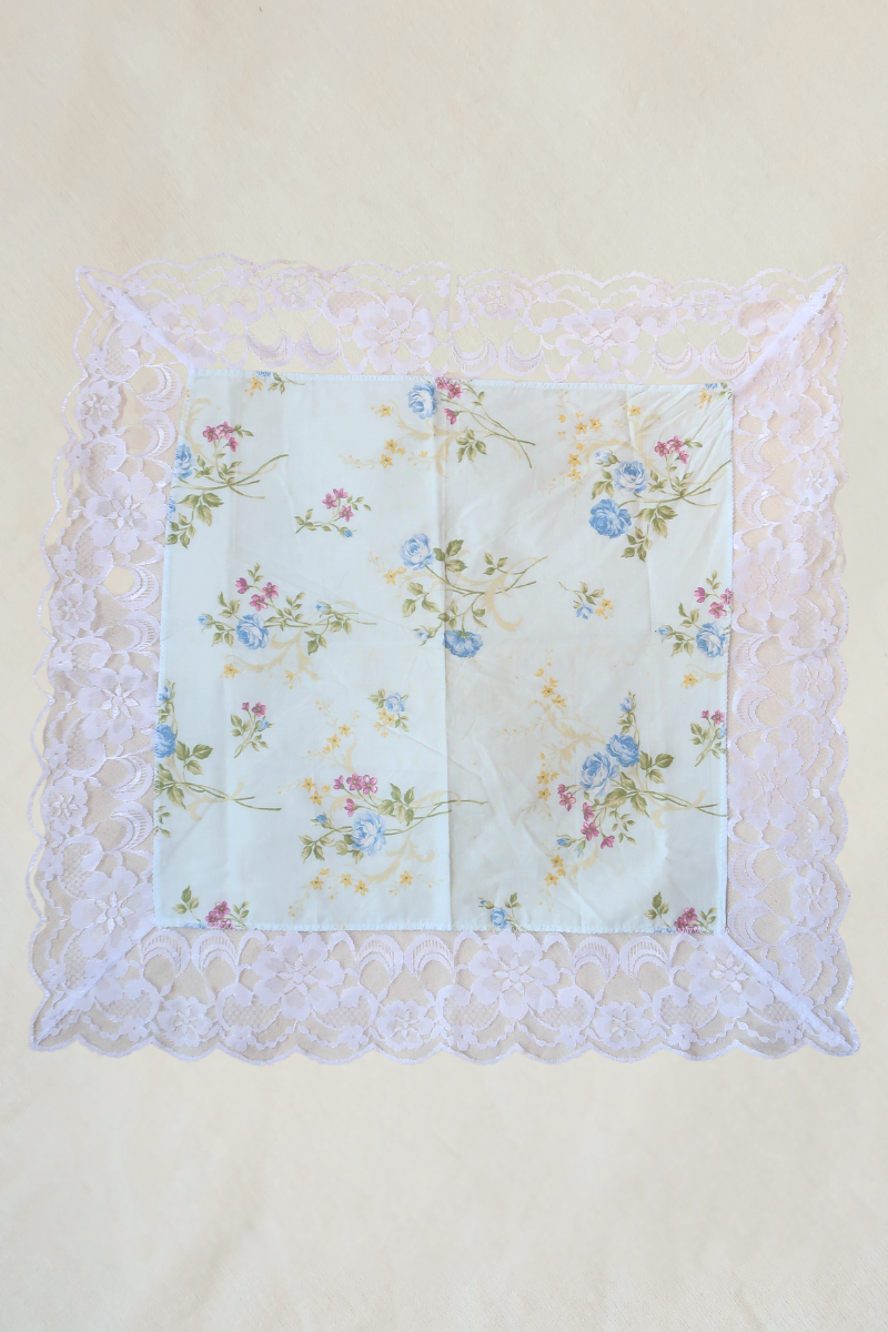 Vintage Lace Scarf in Mint Green Bouquet